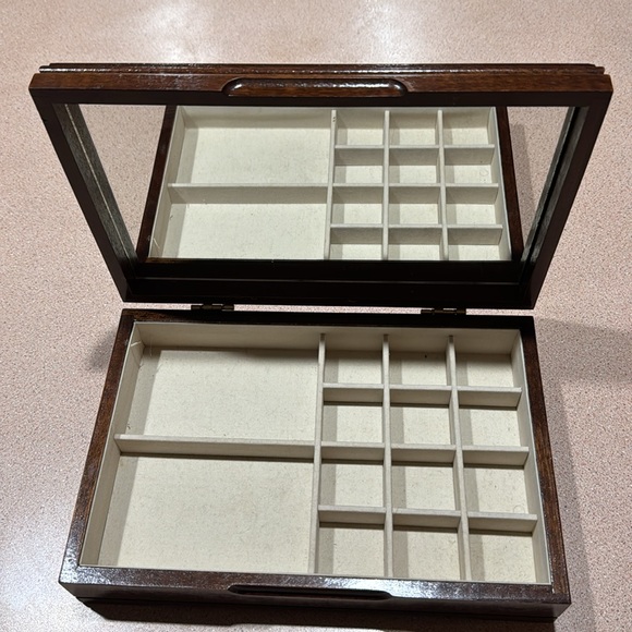 Vintage Wooden Jewelry Box Excellent Condition - Picture 3 of 6